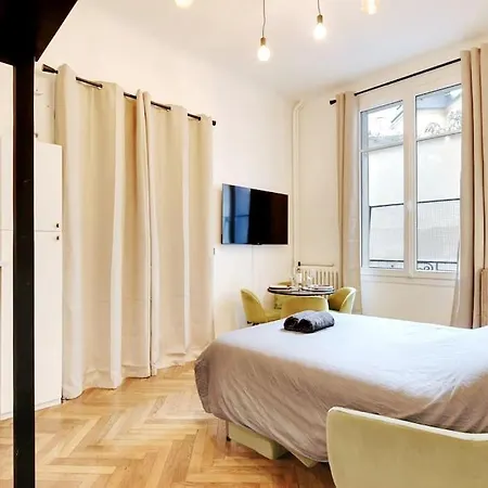 Appartement Charming Heart Of Le Marais - Gethosted Parijs